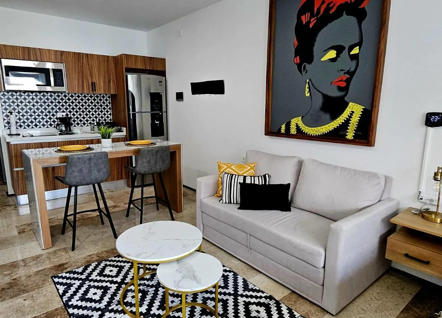 Stylish Condo With Roof Top Ocean Views Near Mamitas Beach And 5Th Ave Playa del Carmen