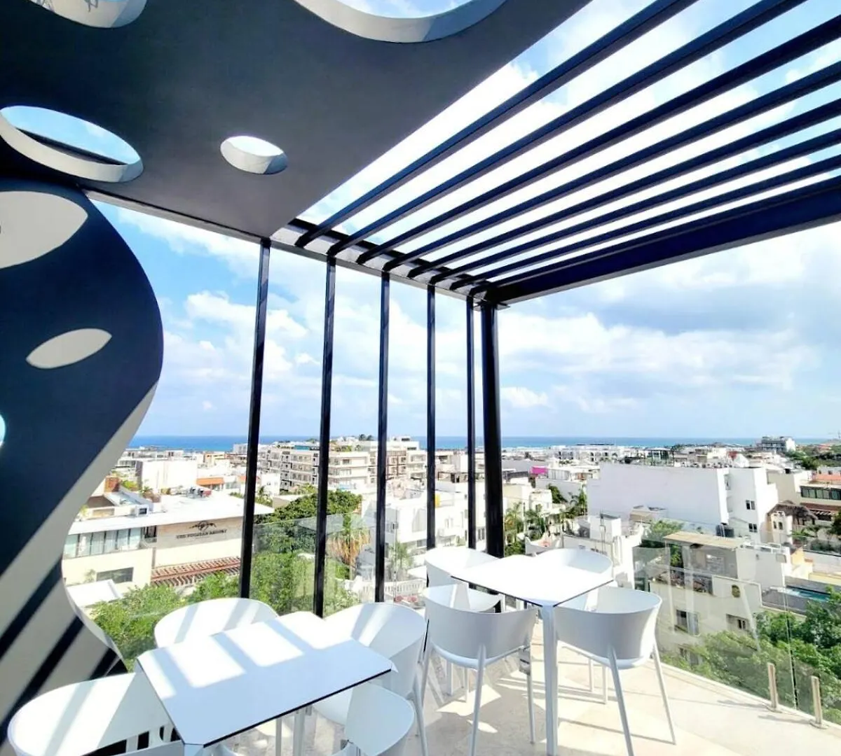 Lägenhet Stylish Condo With Roof Top Ocean Views Near Mamitas Beach And 5Th Ave Playa del Carmen
